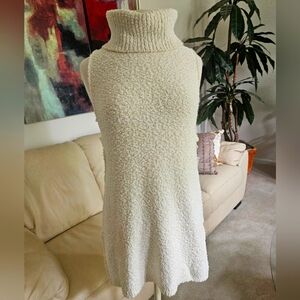 NWT UMGEE Cream Sleeveless Turtleneck Sweater Dress / Tunic With Side Cut OUTS